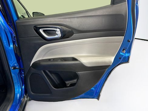 Used 2025 Jeep Compass Limited image 29