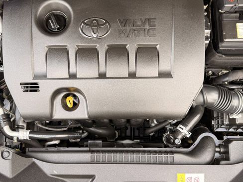 Used 2018 Toyota C-HR XLE FWD image 15