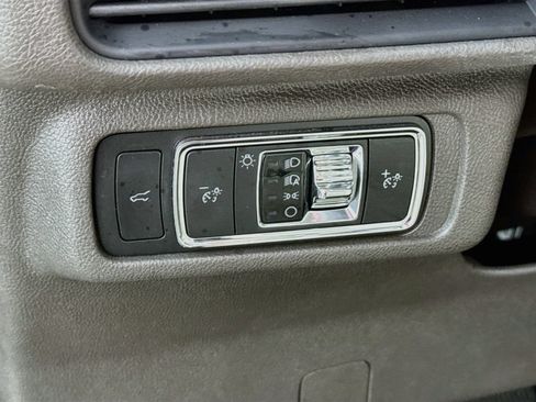 Used 2021 Lincoln Corsair AWD w/ Premium Package image 14
