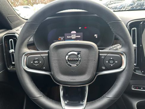 Certified 2023 Volvo XC40 Recharge Ultimate image 24