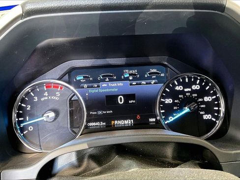 Used 2019 Ford F250 Lariat w/ Chrome Package image 18