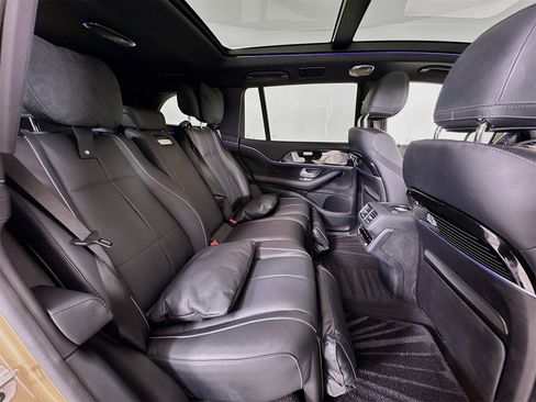 Used 2023 Mercedes-Benz Maybach GLS 600 4MATIC image 30