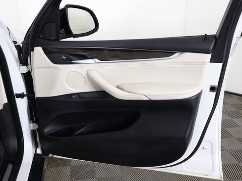 Used 2016 BMW X5 xDrive40e image 24