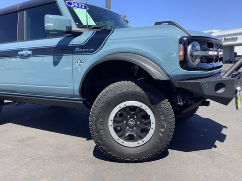 Used 2022 Ford Bronco Outer Banks w/ Sasquatch Package AWD/4WD image 3