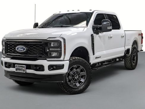 Used 2024 Ford F250 Lariat w/ Sport Appearance Package AWD/4WD image 4