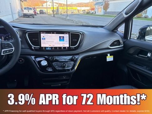 New 2026 Chrysler Pacifica Select FWD image 19