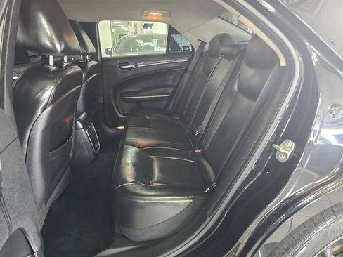 Used 2022 Chrysler 300 Touring L image 11