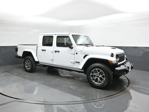 New 2025 Jeep Gladiator Sport image 22