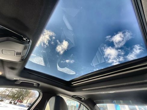 Used 2025 BMW 330i xDrive Sedan image 18