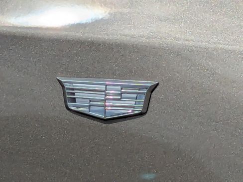 Used 2024 Cadillac XT4 Premium Luxury image 16