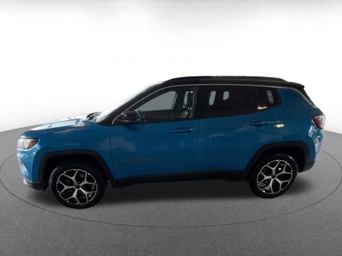 Used 2025 Jeep Compass Limited AWD/4WD image 7