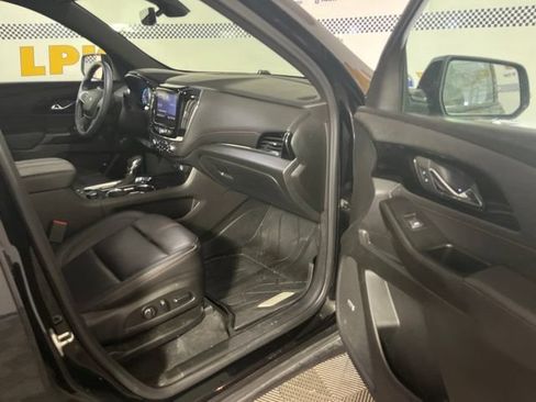 Used 2024 Chevrolet Traverse RS w/ LPO, Floor Liner Package AWD/4WD image 14