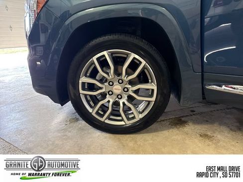 Used 2024 GMC Terrain Denali w/ Denali Premium Package AWD/4WD image 27