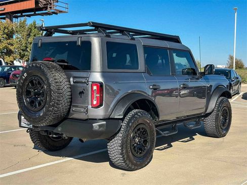 Used 2023 Ford Bronco Wildtrak image 3