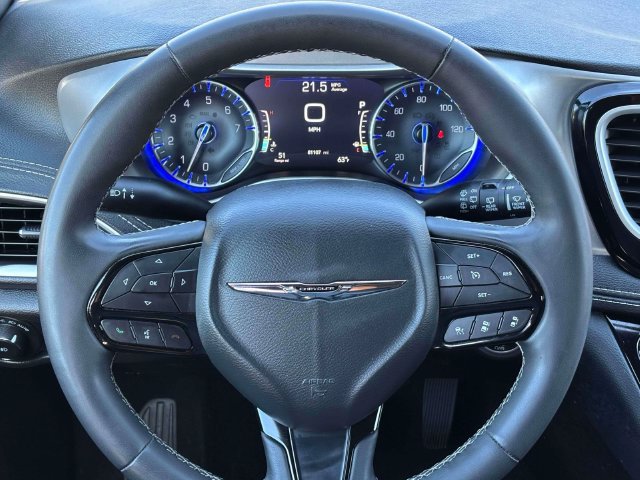 Used 2023 Chrysler Pacifica Touring-L w/ S Appearance Package FWD image 32