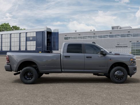 New 2026 RAM 3500 Big Horn AWD/4WD image 12