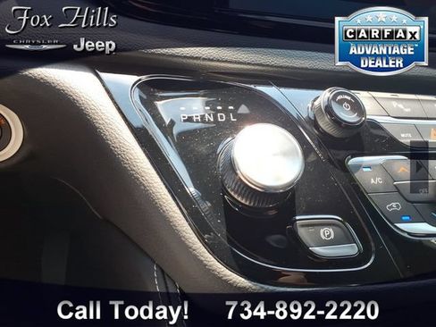 Certified 2026 Chrysler Pacifica Limited FWD image 24