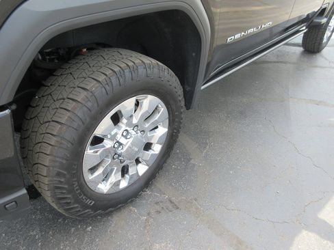Certified 2023 GMC Sierra 3500 Denali w/ Denali Ultimate Package AWD/4WD image 15