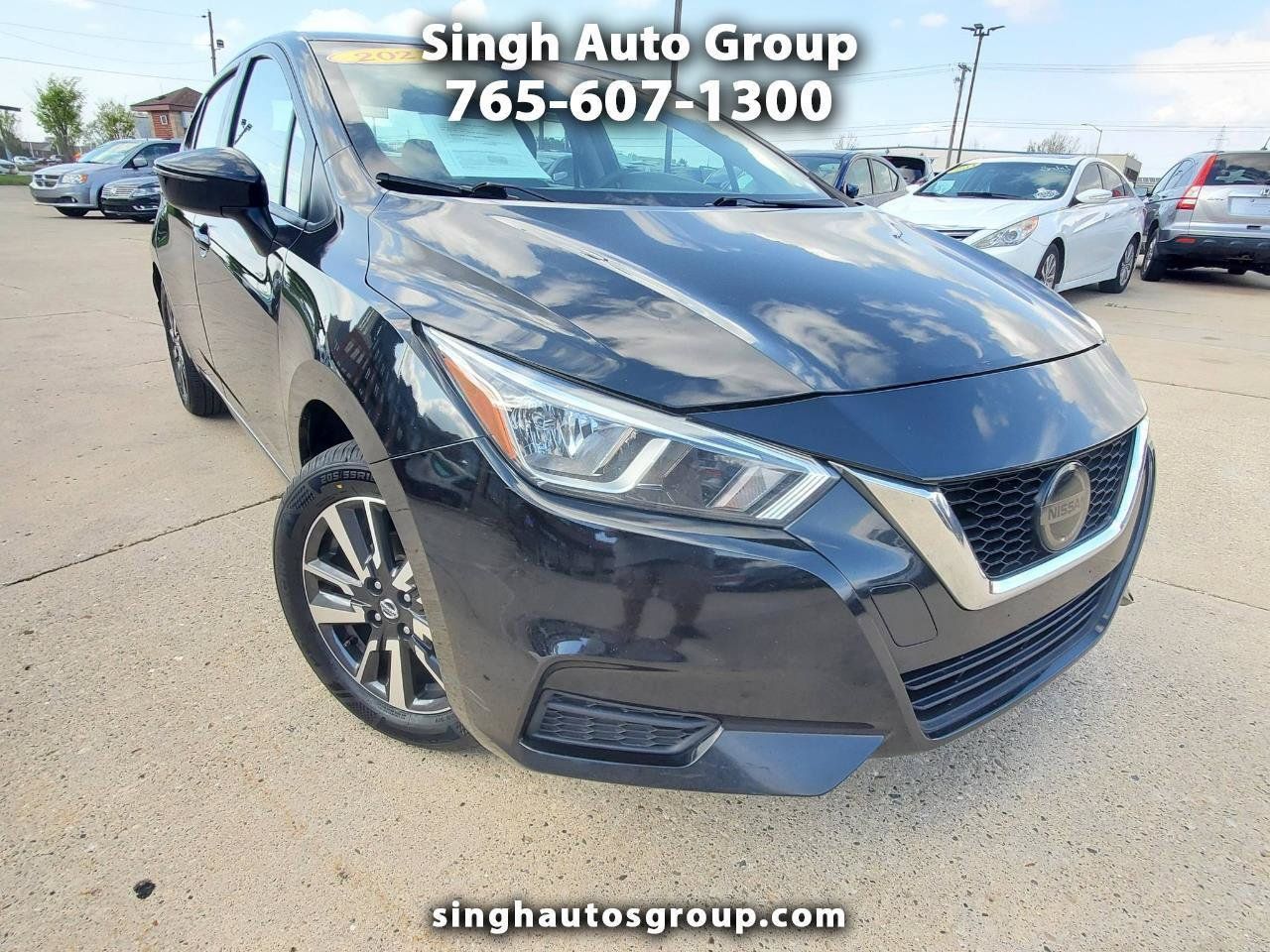 Used 2021 Nissan Versa SV FWD image 1