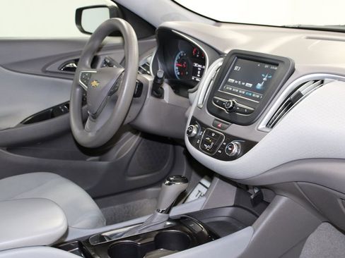 Used 2017 Chevrolet Malibu LS image 25