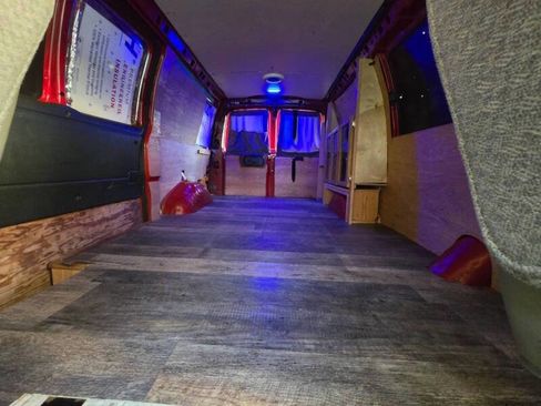 Used 2000 Chevrolet Express 3500 G3500 3dr Cargo Van w/ Convenience Pkg image 17