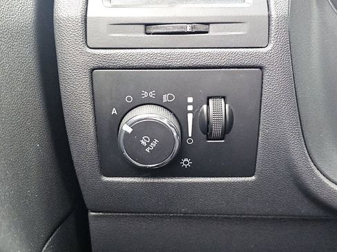 Used 2014 Dodge Challenger SXT RWD image 14