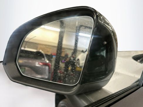 Used 2026 Volvo XC40 B5 Plus AWD/4WD image 16
