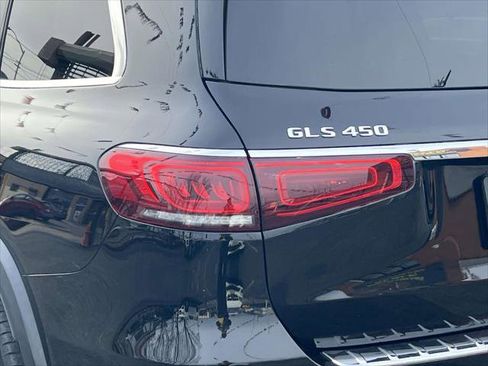 Used 2022 Mercedes-Benz GLS 450 4MATIC image 11