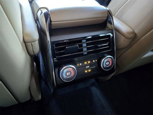 Used 2023 Land Rover Range Rover Sport SE image 11