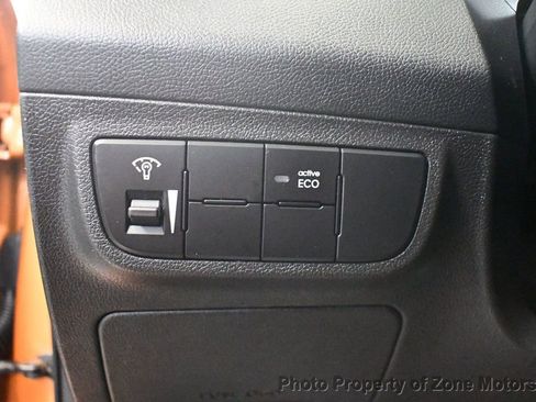 Used 2016 Hyundai Veloster Turbo image 27