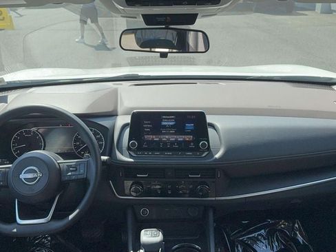 Used 2022 Nissan Rogue S image 11