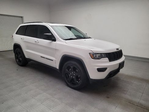 Used 2019 Jeep Grand Cherokee Laredo AWD/4WD image 11