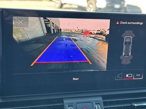 Used 2023 Audi Q5 2.0T Premium w/ Convenience Package image 18