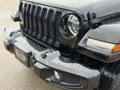 Used 2021 Jeep Wrangler Unlimited Sahara image 10