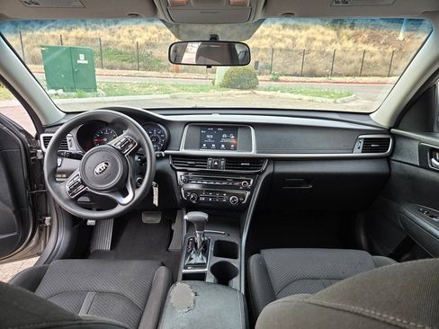 Used 2018 Kia Optima LX FWD image 32