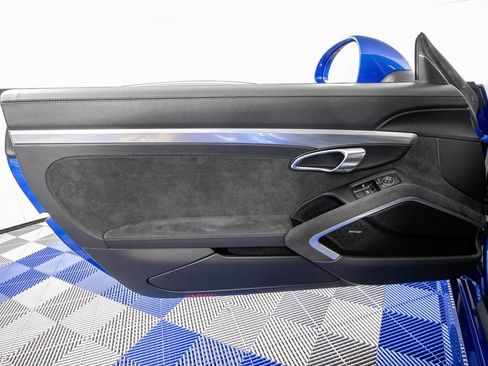 Used 2016 Porsche Cayman GTS image 11