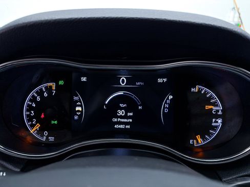 Used 2021 Jeep Grand Cherokee Laredo X image 32