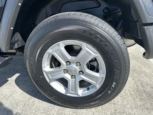 Used 2022 Jeep Wrangler Unlimited Sport image 11