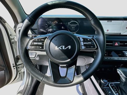 Used 2024 Kia Seltos EX AWD/4WD image 12