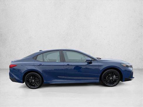 Used 2026 Toyota Camry SE image 4