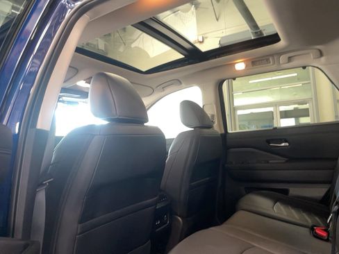 Used 2024 Nissan Pathfinder Platinum w/ Cargo Package image 8