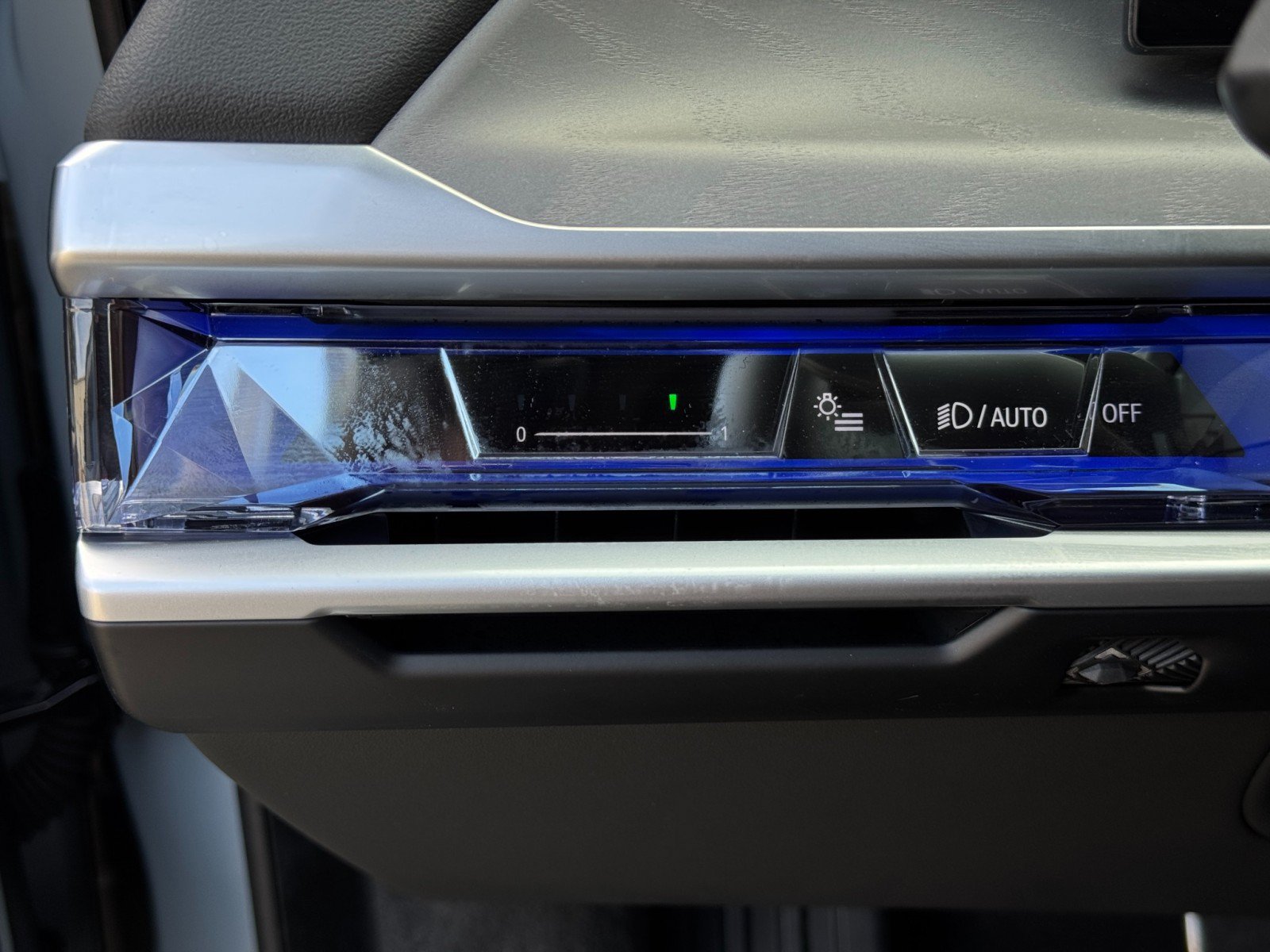 Used 2025 BMW 740i RWD image 19