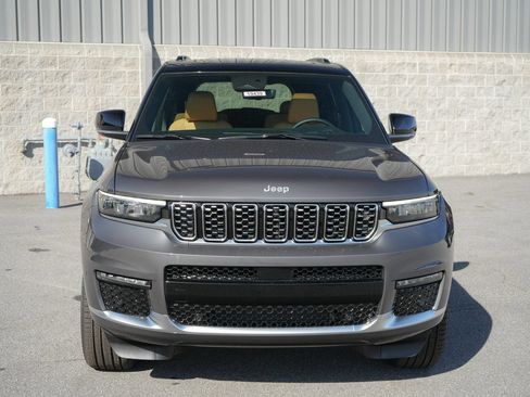 Used 2025 Jeep Grand Cherokee L Summit w/ Advanced Protech Group IV AWD/4WD image 7