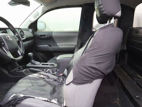 Used 2022 Toyota Tacoma SR image 6