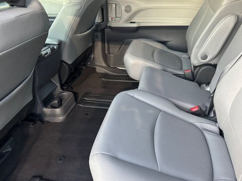Certified 2023 Toyota Sienna XLE image 15