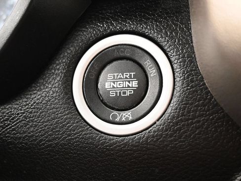 Used 2024 RAM 2500 Laramie AWD/4WD image 15