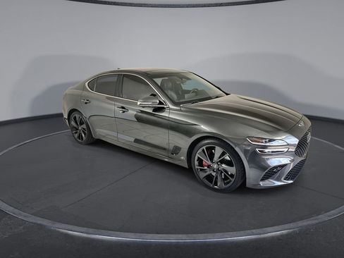 Used 2022 Genesis G70 3.3T RWD image 2