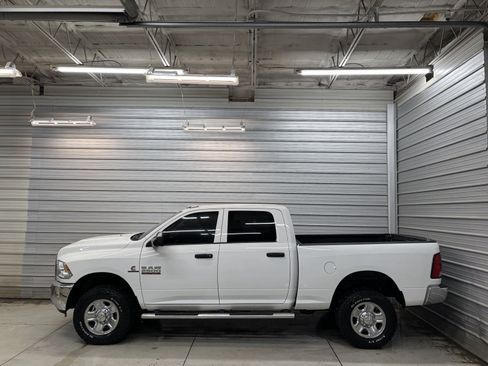 Used 2018 RAM 2500 Tradesman w/ Chrome Appearance Group image 8