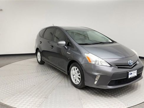 Used 2014 Toyota Prius V Three image 8