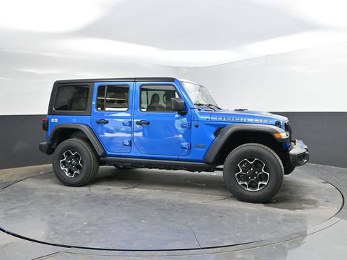 Used 2022 Jeep Wrangler Unlimited Rubicon 4xe w/ Cold Weather Group AWD/4WD image 5
